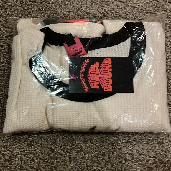 NEW & RARE Motörhead thermal long sleeve off white with black trim NWT women’s L - Picture 4 of 12